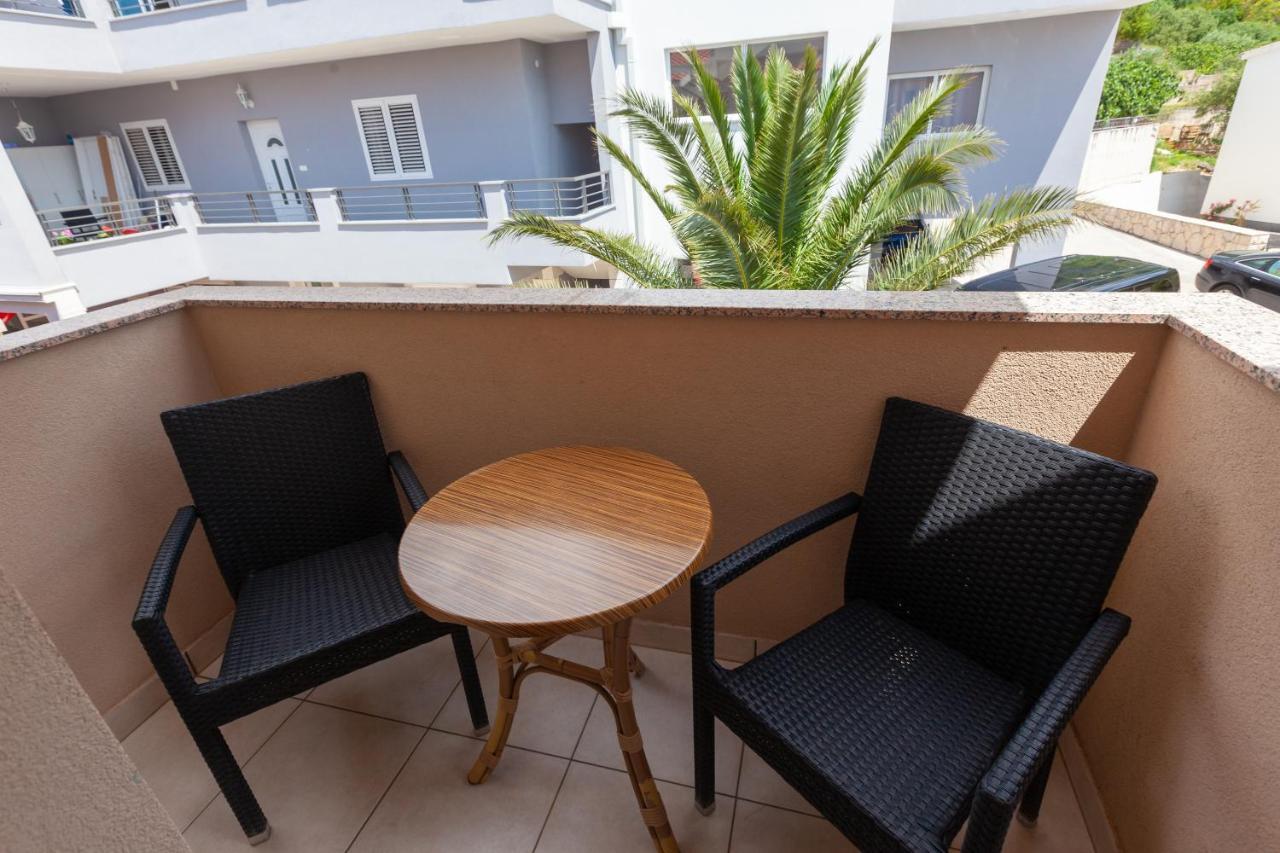 Apartments Ela Makarska Zewnętrze zdjęcie